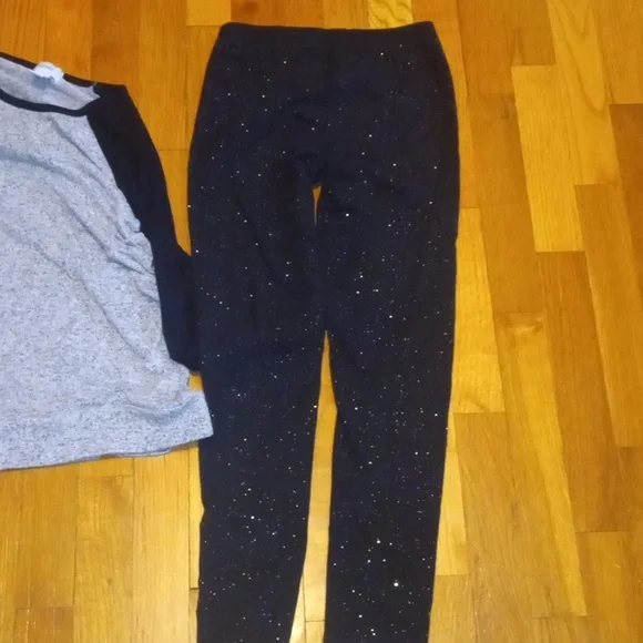 Gray and Black Raglan Top with Black Glitter leggings girl large - Picture 3 of 3